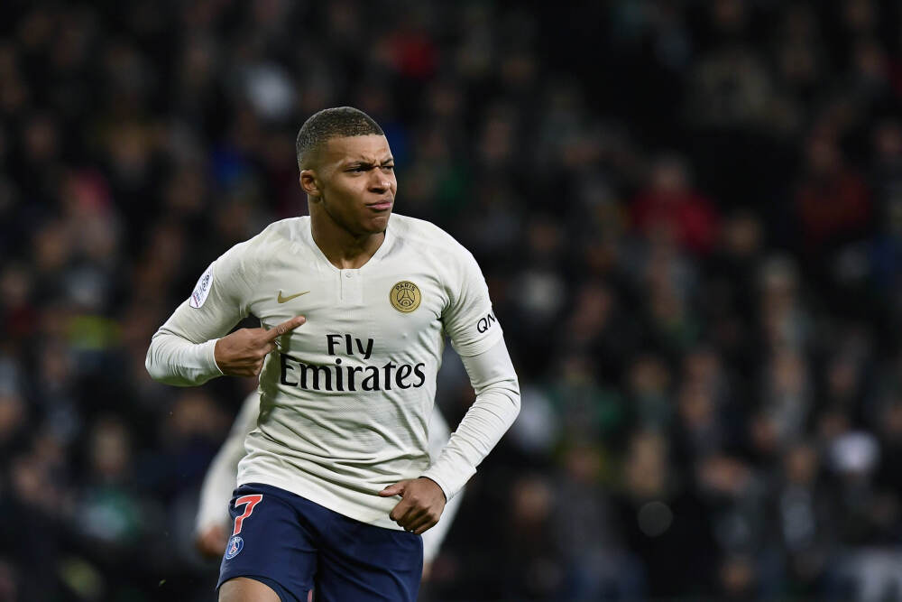 春节档格局已定：《飞驰人生3》一超多强，国师武侠片均非对手